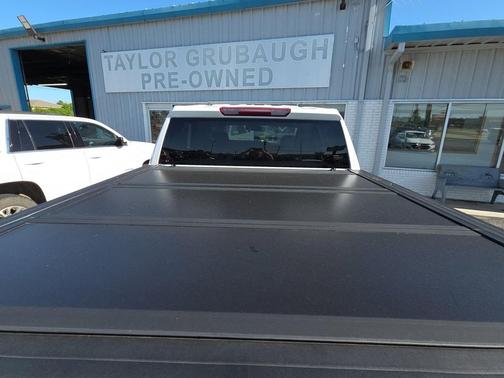 Summit White 2024 GMC Sierra 1500 AT4