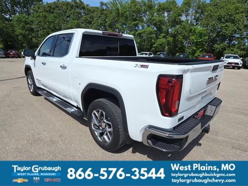 Summit White 2023 GMC Sierra 1500 SLT