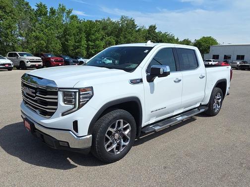 Summit White 2023 GMC Sierra 1500 SLT