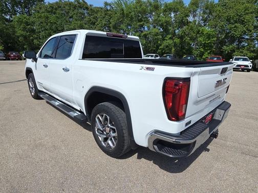 Summit White 2023 GMC Sierra 1500 SLT