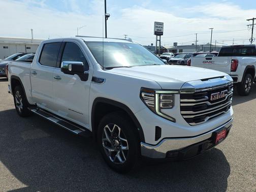 Summit White 2023 GMC Sierra 1500 SLT