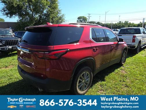 Radiant Red Tintcoat 2023 Chevrolet Traverse LT Cloth
