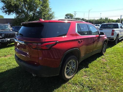 Radiant Red Tintcoat 2023 Chevrolet Traverse LT Cloth