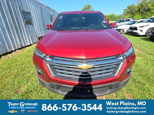 Radiant Red Tintcoat 2023 Chevrolet Traverse LT Cloth