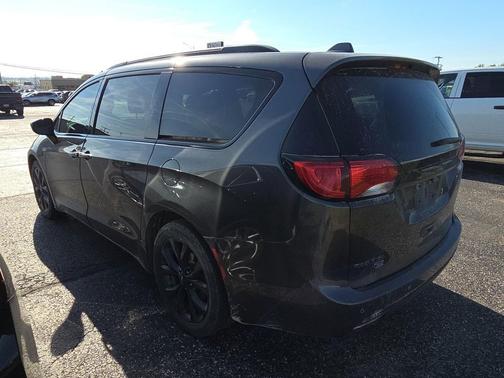 2020 Chrysler Pacifica Touring-L Plus