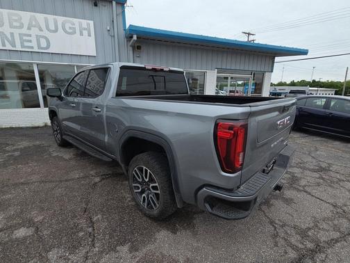 Sterling Metallic 2024 GMC Sierra 1500 AT4