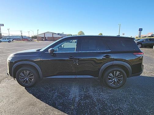 2022 Nissan Pathfinder S 2WD