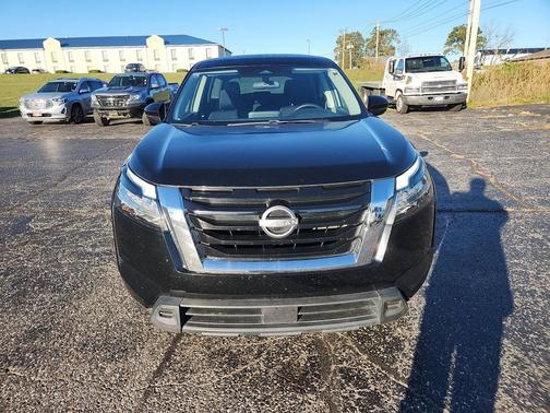 2022 Nissan Pathfinder S 2WD