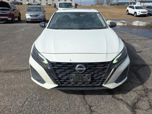 2023 Nissan Altima SR FWD