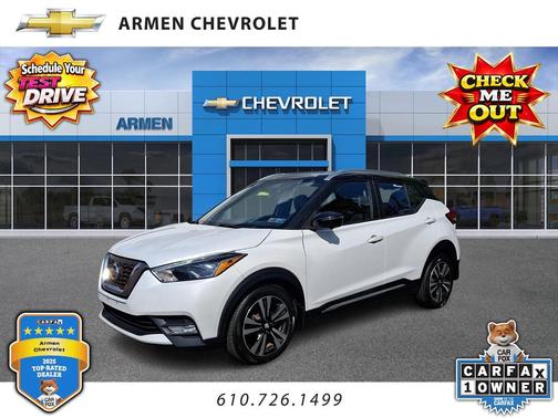 Aspen White/Super Black 2018 Nissan Kicks SR