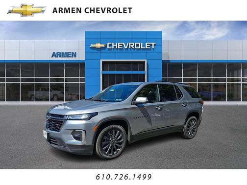 Sterling Gray Metallic 2023 Chevrolet Traverse RS