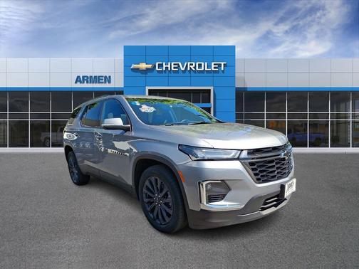 Sterling Gray Metallic 2023 Chevrolet Traverse RS