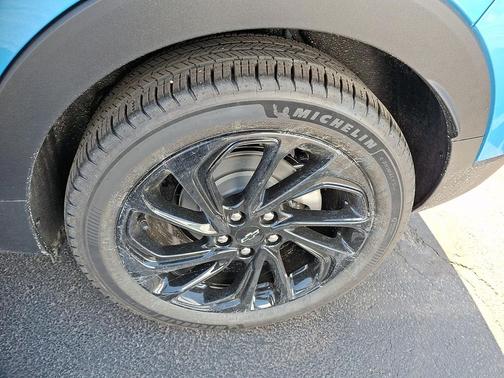 Marina Blue Metallic 2027 Chevrolet Bolt RS