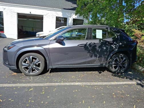 2023 Lexus UX 250h Base