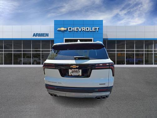 Summit White 2026 Chevrolet Traverse LT