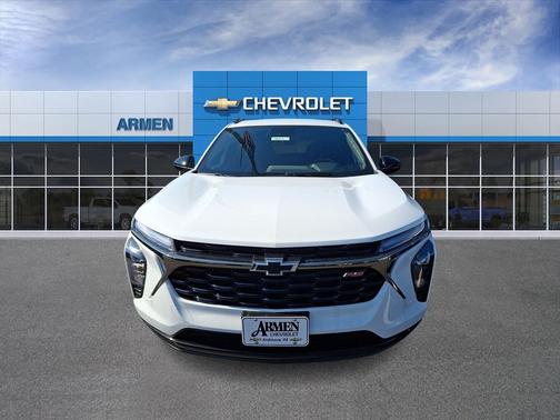 Summit White 2026 Chevrolet Trax FWD 2RS
