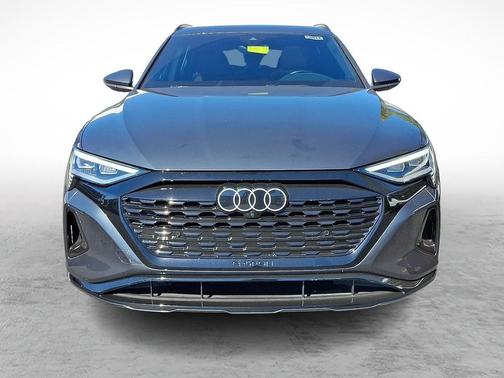 2024 Audi Q8 e-tron Premium Plus