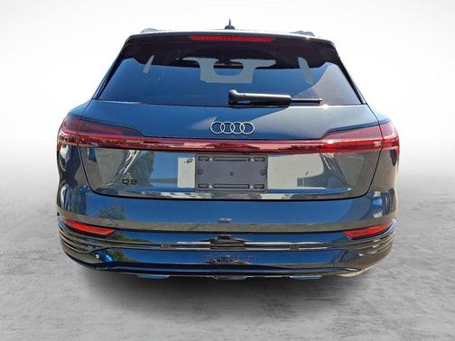 2024 Audi Q8 e-tron Premium Plus