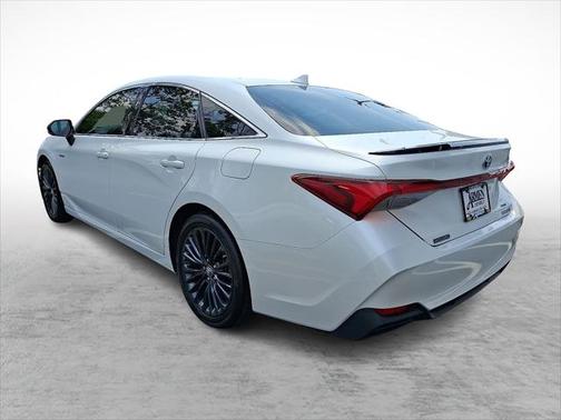 2019 Toyota Avalon Hybrid XSE