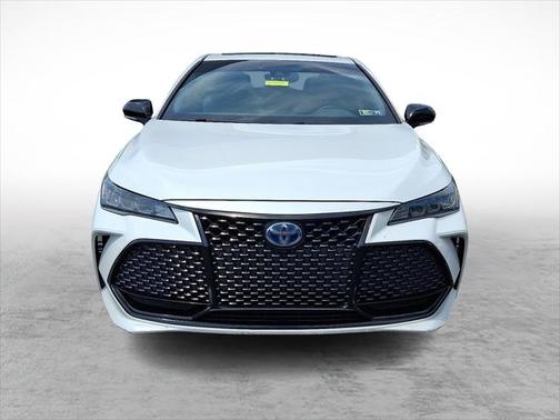 2019 Toyota Avalon Hybrid XSE