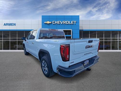 2025 GMC Sierra 1500 SLT