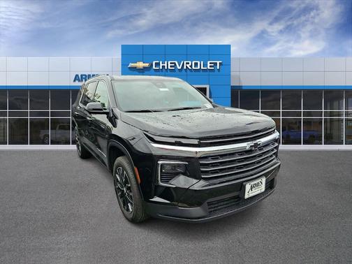 Mosaic Black Metallic 2026 Chevrolet Traverse LT