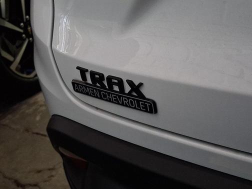 Summit White 2026 Chevrolet Trax FWD 1RS