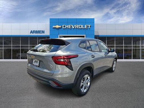 Sterling Gray Metallic 2024 Chevrolet Trax LS