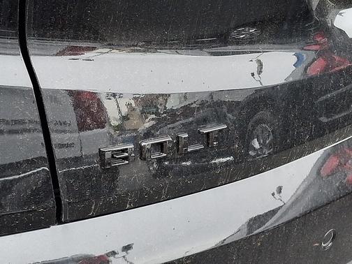 Mosaic Black Metallic 2027 Chevrolet Bolt RS FWD