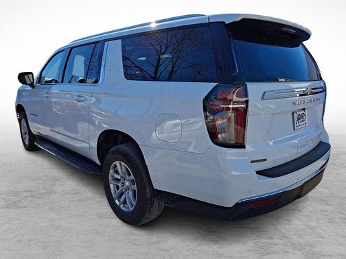 2023 Chevrolet Suburban LT