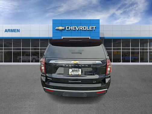 2024 Chevrolet Suburban LT