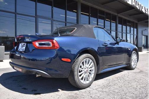 2018 FIAT 124 Spider Base