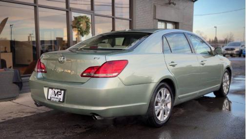 2010 Toyota Avalon XLS