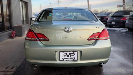 2010 Toyota Avalon XLS
