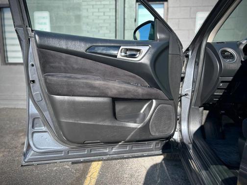2013 Nissan Pathfinder SV