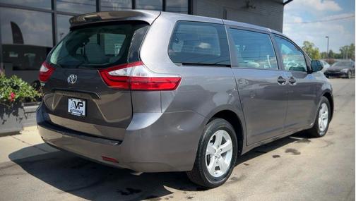 2017 Toyota Sienna SE