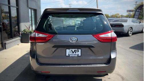 2017 Toyota Sienna SE
