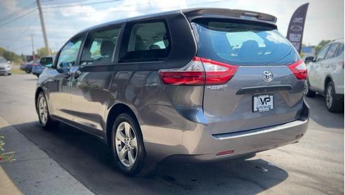 2017 Toyota Sienna SE