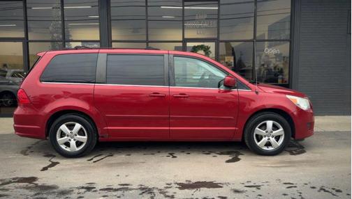 2010 Volkswagen Routan SE