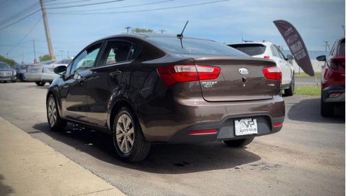 Chestnut 2013 Kia Rio EX