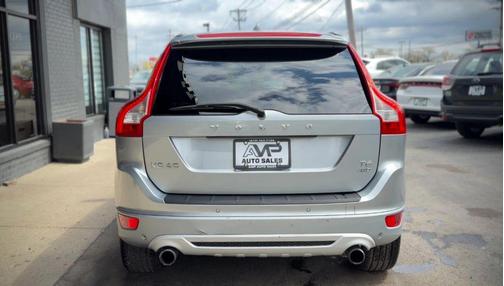 Silver 2013 Volvo XC60 T6 R-Design