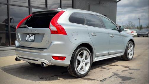 Silver 2013 Volvo XC60 T6 R-Design