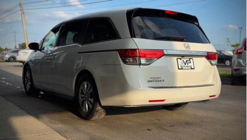White Diamond Pearl 2016 Honda Odyssey EX-L