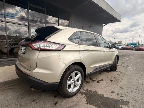 Beige 2017 Ford Edge SE