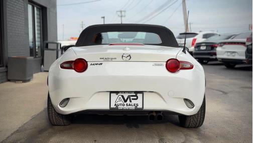 Crystal White Pearl 2016 Mazda MX-5 Miata Grand Touring