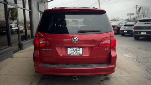 2010 Volkswagen Routan SE