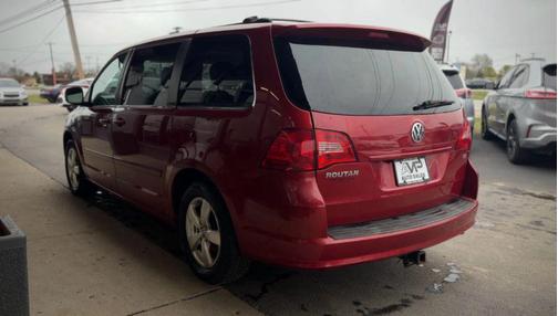 2010 Volkswagen Routan SE