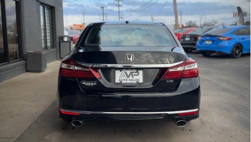 2017 Honda Accord EX-L w/Navigation & Honda Sensing