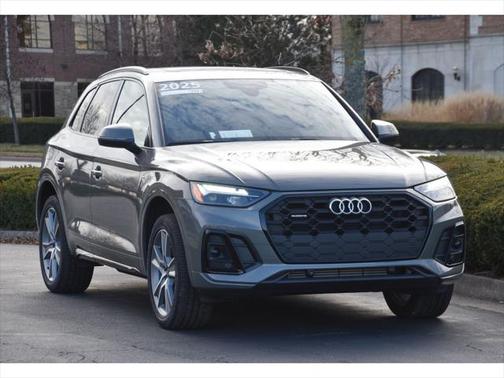 2025 Audi Q5 Premium 45 TFSI S line quattro