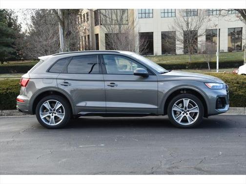 2025 Audi Q5 Premium 45 TFSI S line quattro